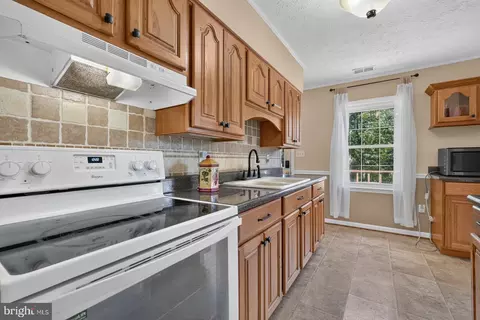Entry Way - 313 Knight Dr, White Post, VA 22663 photo 1 of 6