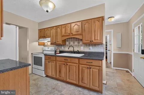 Kitchen - 313 Knight Dr, White Post, VA 22663 photo 1 of 2