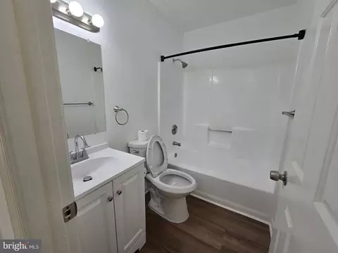 Bath - 178 Hackberry Dr, Stephens City, VA 22655 photo 3 of 3