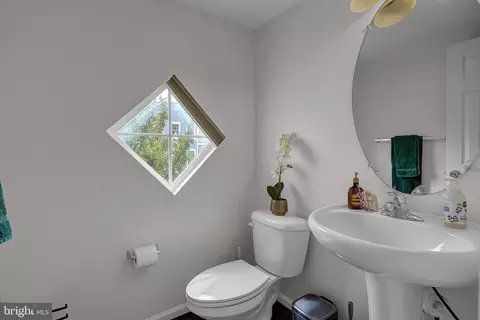 Bath - 102 Gretchen Ct, Stephenson, VA 22656 photo 1 of 3