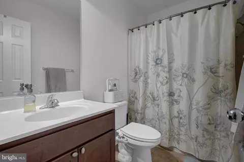 Bath - 102 Gretchen Ct, Stephenson, VA 22656 photo 2 of 3