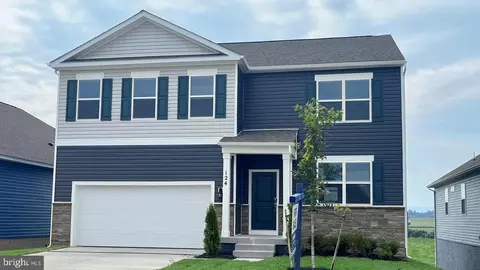 129 Stearns Dr, Stephens City, VA 22655