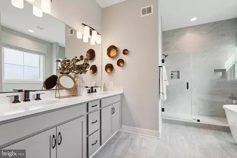 Entry Way - 3168 Ruby Royce Dr, Winchester, VA 22603 photo 5 of 6