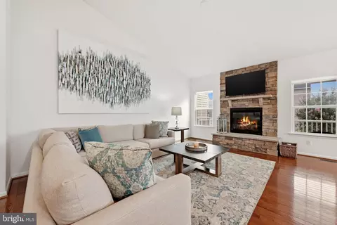 Living - 114 Rooftop Ct, Stephenson, VA 22656 photo 2 of 4