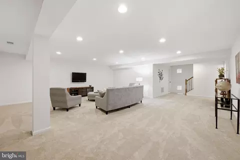 Living - 114 Rooftop Ct, Stephenson, VA 22656 photo 3 of 4