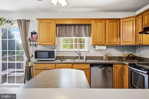 Kitchen - 120 Scirocco Ln, Winchester, VA 22602 photo 4 of 7