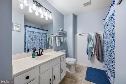 Bath - 120 Scirocco Ln, Winchester, VA 22602 photo 1 of 2