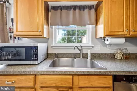 Kitchen - 120 Scirocco Ln, Winchester, VA 22602 photo 6 of 7