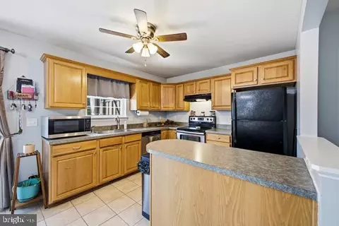 Kitchen - 120 Scirocco Ln, Winchester, VA 22602 photo 3 of 7