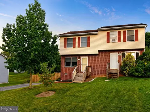 106 Lakeridge Dr, Stephens City, VA 22655