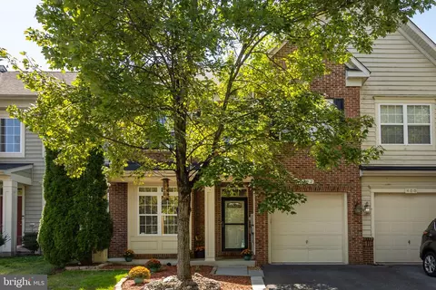 402 Quinton Oaks Cir, Stephens City, VA 22655