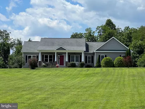440 Chimney Cir, Middletown, VA 22645