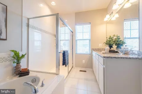 Entry Way - 245 Crofton Ct, Stephenson, VA 22656 photo 4 of 7