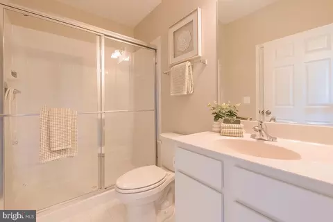 Bath - 245 Crofton Ct, Stephenson, VA 22656 photo 2 of 3