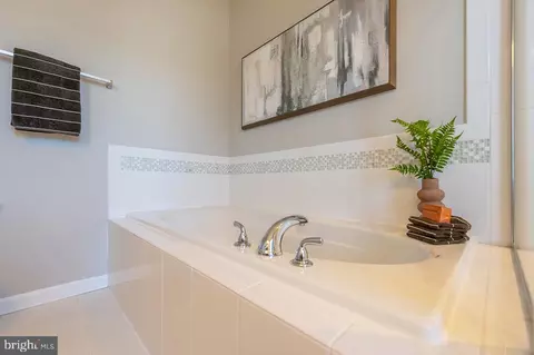 Bath - 245 Crofton Ct, Stephenson, VA 22656 photo 1 of 3