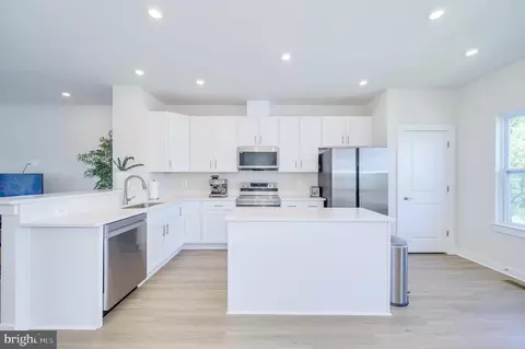 Kitchen - 109 Marlow Ct, Winchester, VA 22602 photo 2 of 5