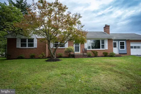 131 Country Club Cir, Winchester, VA 22602