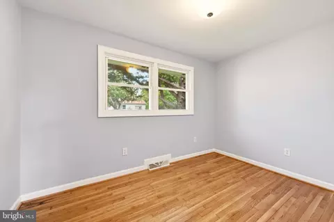 Bedroom - 124 Dinkle Dr, Winchester, VA 22601 photo 1 of 4