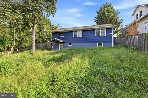 Exterior - 124 Dinkle Dr, Winchester, VA 22601 photo 3 of 9