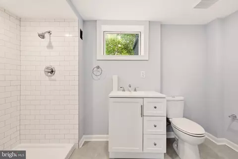 Bath - 124 Dinkle Dr, Winchester, VA 22601 photo 2 of 3
