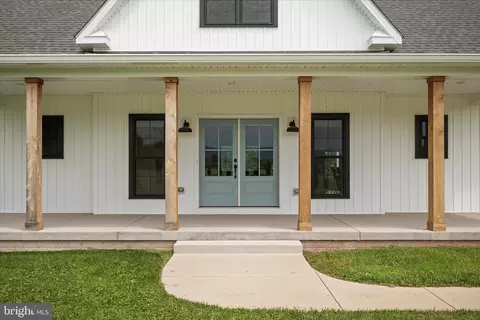 Exterior - 886 Middle Fork Rd, Cross Junction, VA 22625 photo 8 of 11