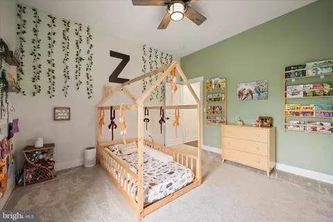 Bedroom - 886 Middle Fork Rd, Cross Junction, VA 22625 photo 5 of 8