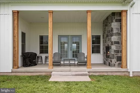 Exterior - 886 Middle Fork Rd, Cross Junction, VA 22625 photo 2 of 11