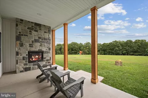 Exterior - 886 Middle Fork Rd, Cross Junction, VA 22625 photo 3 of 11