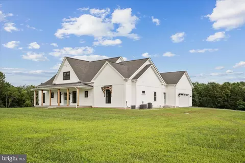 Exterior - 886 Middle Fork Rd, Cross Junction, VA 22625 photo 7 of 11