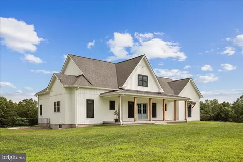 Exterior - 886 Middle Fork Rd, Cross Junction, VA 22625 photo 4 of 11