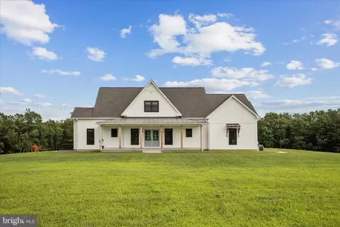 Exterior - 886 Middle Fork Rd, Cross Junction, VA 22625 photo 6 of 11