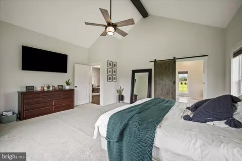 Bedroom - 886 Middle Fork Rd, Cross Junction, VA 22625 photo 2 of 8