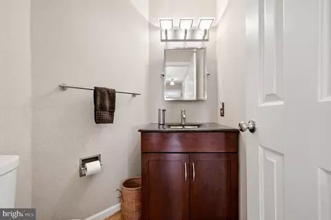 Bath - 413 Masters Dr, Cross Junction, VA 22625 photo 4 of 8