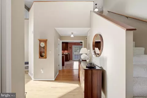 Entry Way - 413 Masters Dr, Cross Junction, VA 22625 photo 3 of 20