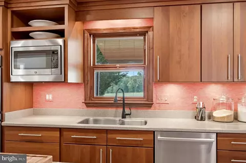 Kitchen - 413 Masters Dr, Cross Junction, VA 22625 photo 7 of 7