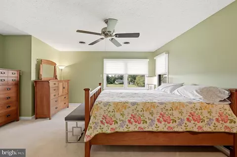 Bedroom - 413 Masters Dr, Cross Junction, VA 22625 photo 3 of 6