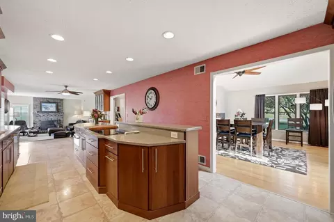 Kitchen - 413 Masters Dr, Cross Junction, VA 22625 photo 5 of 7