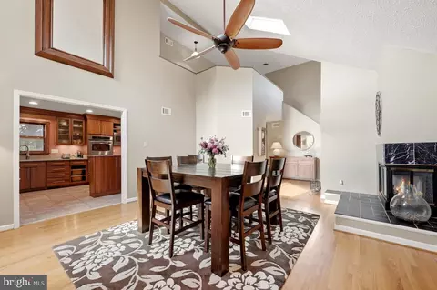 Dining - 413 Masters Dr, Cross Junction, VA 22625 photo 3 of 5