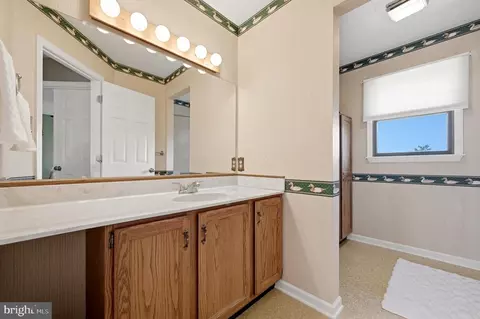 Bath - 413 Masters Dr, Cross Junction, VA 22625 photo 8 of 8