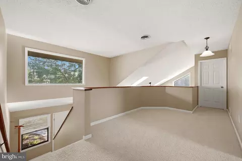 Entry Way - 413 Masters Dr, Cross Junction, VA 22625 photo 16 of 20