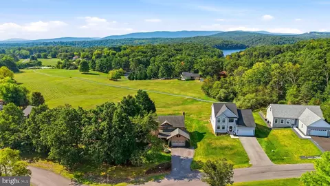 View/Area - 413 Masters Dr, Cross Junction, VA 22625 photo 3 of 18