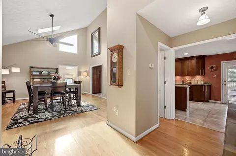 Entry Way - 413 Masters Dr, Cross Junction, VA 22625 photo 7 of 20