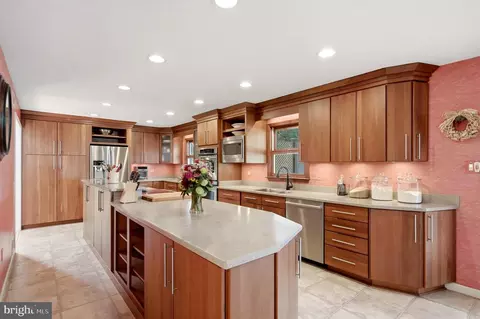 Kitchen - 413 Masters Dr, Cross Junction, VA 22625 photo 4 of 7