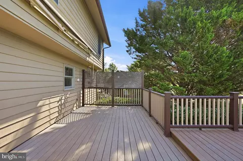 Exterior - 413 Masters Dr, Cross Junction, VA 22625 photo 12 of 17