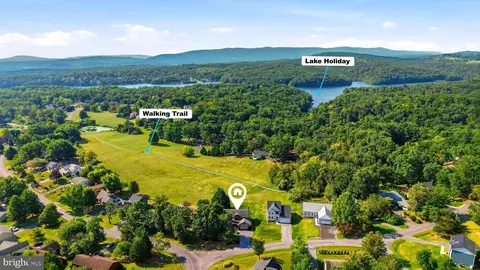 View/Area - 413 Masters Dr, Cross Junction, VA 22625 photo 5 of 18