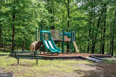 View/Area - 413 Masters Dr, Cross Junction, VA 22625 photo 13 of 18