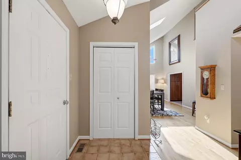 Entry Way - 413 Masters Dr, Cross Junction, VA 22625 photo 5 of 20