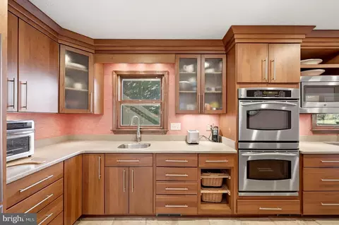 Kitchen - 413 Masters Dr, Cross Junction, VA 22625 photo 6 of 7