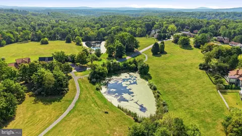 View/Area - 413 Masters Dr, Cross Junction, VA 22625 photo 7 of 18