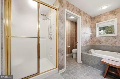 Bath - 413 Masters Dr, Cross Junction, VA 22625 photo 3 of 8